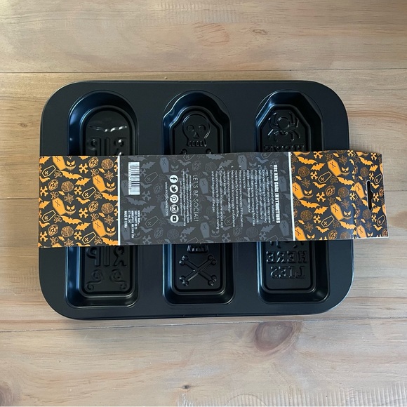 Nordic Ware Halloween Steel Muffin Cake Mold Pan - Picture 5 of 7